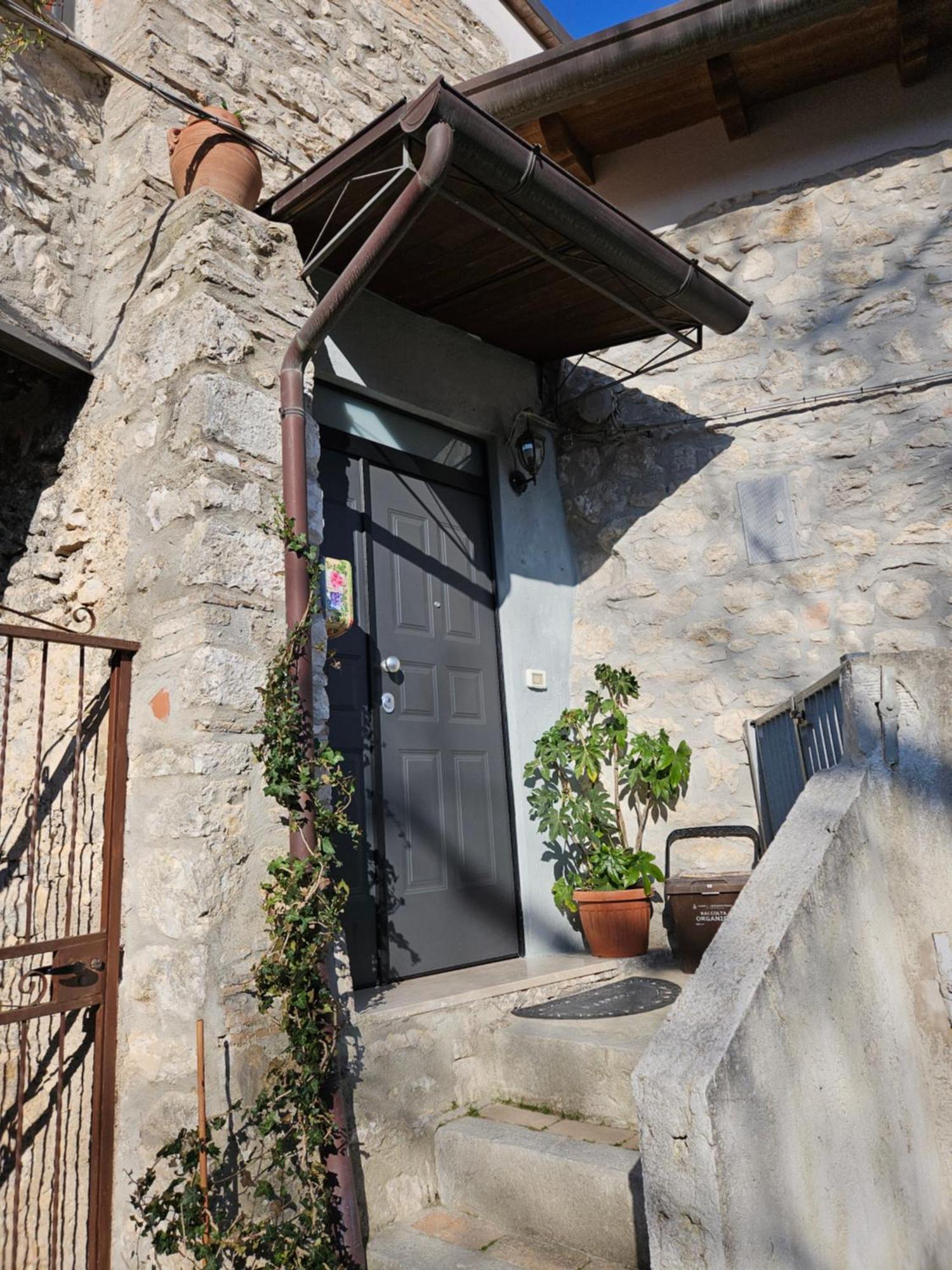Castelnuovo Parano Casa Di Mamma Rosaヴィラ エクステリア 写真